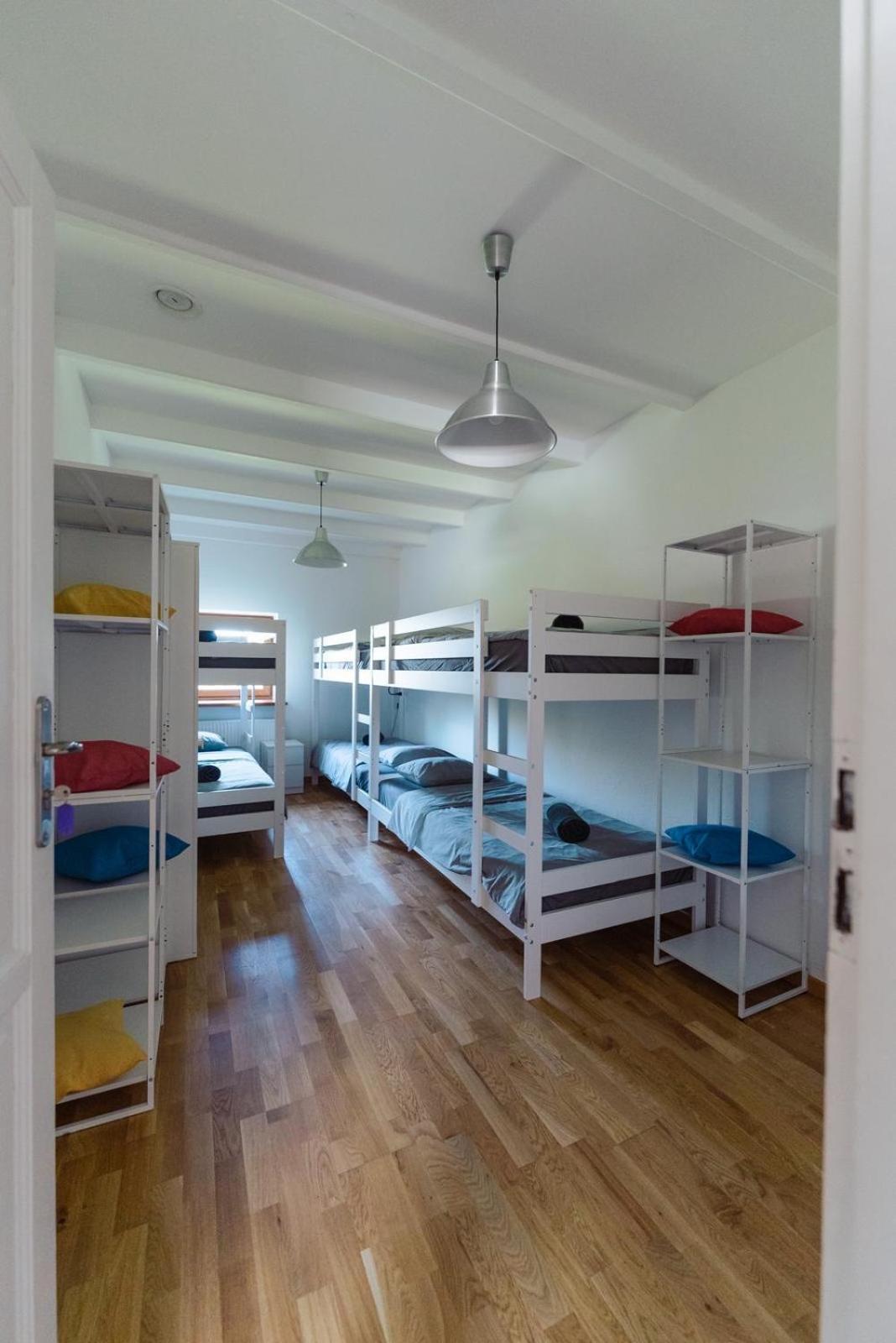 Wake Villa Brwinow Экстерьер фото