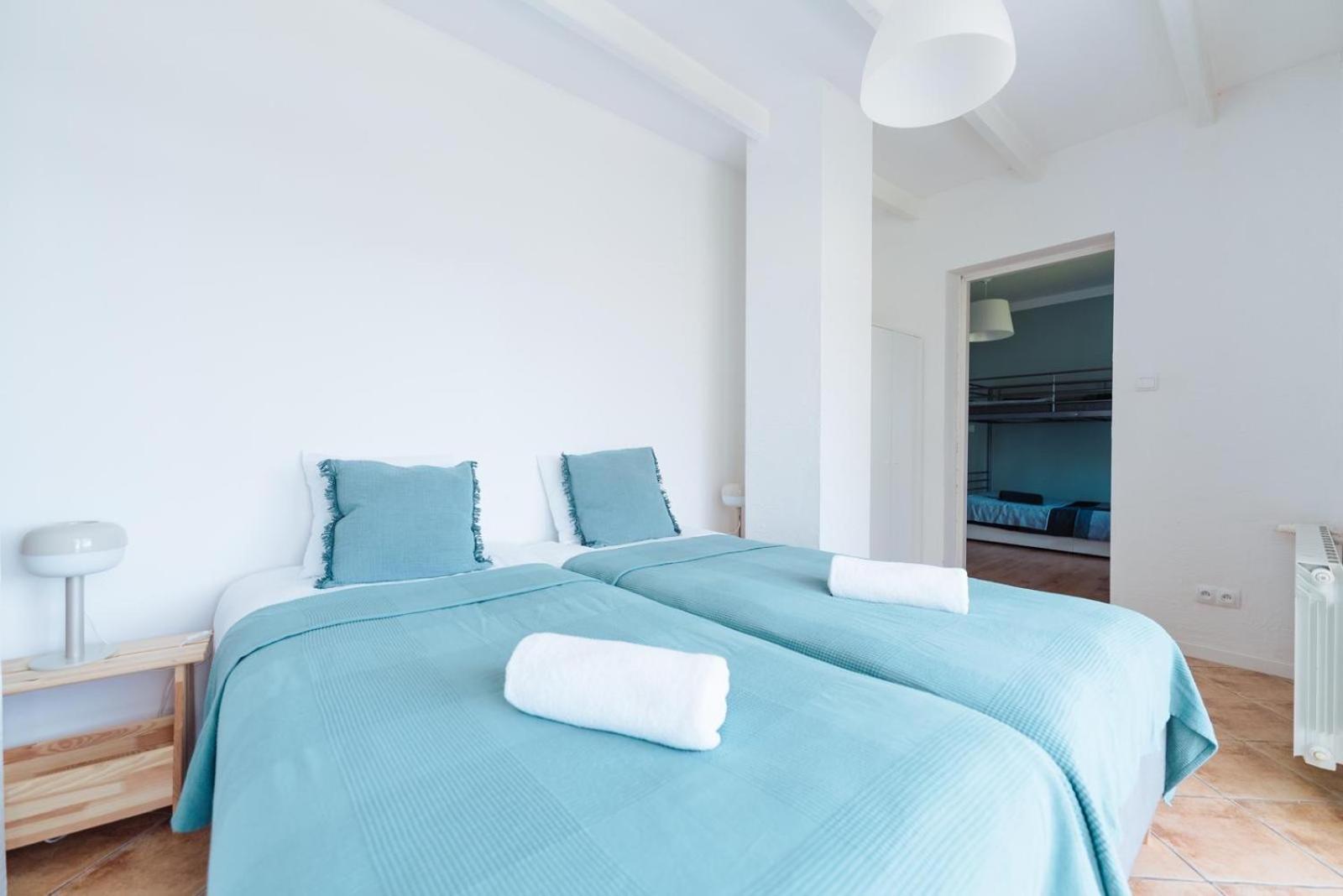 Wake Villa Brwinow Экстерьер фото